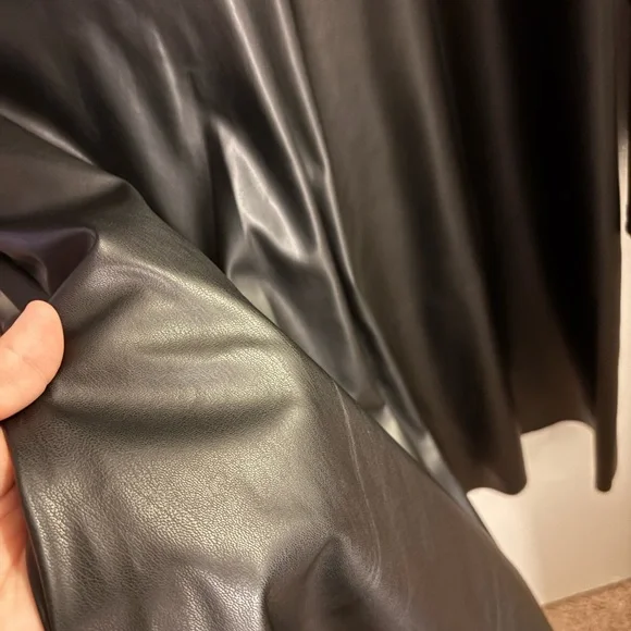 Elegant Black Zipper Dress - Picture 9 of 10